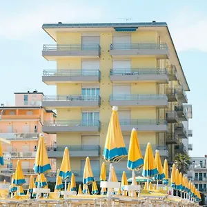 {lux Kobler} - Luminoso Fronte Mare , Lido di Jesolo Italia